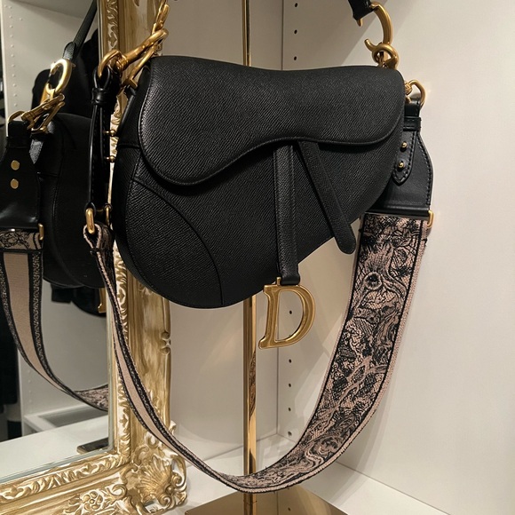 Dior black Saddle Bag with Black and Tan Tiger Embroidered Strap - Picture 8 of 8